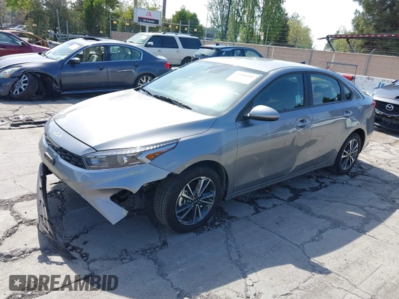 2024 Kia Forte LXS z VIN 3KPF24AD5RE759745, wystawiony jako IAAI lot #42101425 z przebiegiem 13 165 mil mil oraz . Historia ofert i sprzedaży dostępna na DreamBid. Obrazek 17.