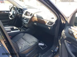 2015 Mercedes-Benz M-Class ML 350 with VIN 4JGDA5HB1FA577345, listed as a IAAI auction lot 41847509 with 137,095 mi miles. Bid and sale history available at carsss.com. Image 5.