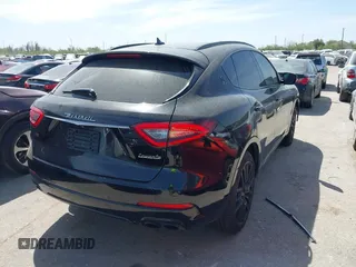 2019 Maserati Levante z VIN ZN661XUAXKX323919, wystawiony jako IAAI lot #41747660 z przebiegiem 71 024 mil mil oraz . Historia ofert i sprzedaży dostępna na DreamBid. Obrazek 4.