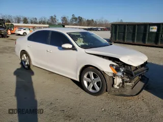 2013 Volkswagen Passat SE with VIN 1VWBH7A34DC021793, listed as a Copart auction lot 43985805 with 183,463 mi miles and Salvage Title. Bid and sale history available at carsss.com. Image 4.
