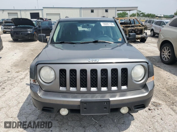 2014 Jeep Patriot Altitude z VIN 1C4NJPBA1ED523741, wystawiony jako Copart lot #59287135 z przebiegiem 194 757 mil mil oraz Szkoda całkowita • Salvage title. Historia ofert i sprzedaży dostępna na DreamBid. Obrazek 5.