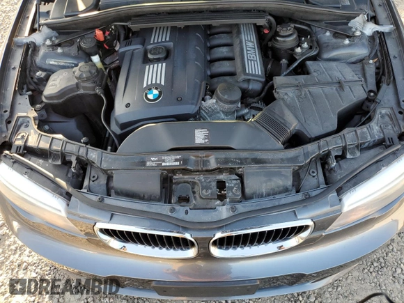 2013 BMW 1 Series 128i z VIN WBAUL7C53DVU09527, wystawiony jako Copart lot #84721024 z przebiegiem 6 986 mil mil oraz Szkoda całkowita • Salvage title. Historia ofert i sprzedaży dostępna na DreamBid. Obrazek 11.