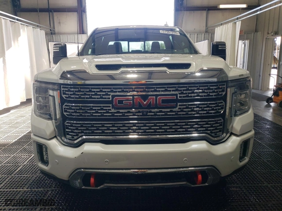 2020 GMC Sierra 3500HD Denali with VIN 1GT49WEY2LF317238, listed as a Copart auction lot 51967295 with 125,681 mi miles and Salvage Title. Bid and sale history available at carsss.com. Image 5.