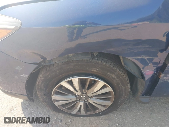 2017 Nissan Pathfinder SV with VIN 5N1DR2MM4HC675341, listed as a IAAI auction lot 40087490 with 95,106 mi miles. Bid and sale history available at carsss.com. Image 17.