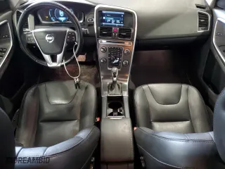 2015 Volvo XC60 T5 Drive-E Premier with VIN YV426MDB6F2588183, listed as a Copart auction lot 53553635 with 131,986 mi miles and Clean Title. Bid and sale history available at carsss.com. Image 8.
