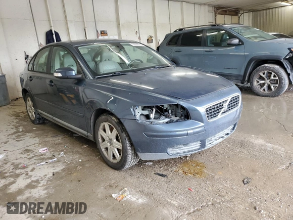 2007 Volvo S40 2.4L z VIN YV1MS382X72283244, wystawiony jako Copart lot #52902415 z przebiegiem 86 821 mil mil oraz Tytuł czysty. Historia ofert i sprzedaży dostępna na DreamBid. Obrazek 4.