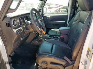 2023 Jeep Gladiator Overland z VIN 1C6HJTFG8PL553372, wystawiony jako Copart lot #57250875 z przebiegiem 14 725 mil mil oraz Szkoda całkowita • Salvage title. Historia ofert i sprzedaży dostępna na DreamBid. Obrazek 7.