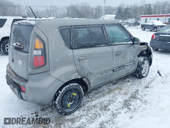 2010 Kia Soul + with VIN KNDJT2A23A7042047, listed as a IAAI auction lot 41578149 with 39,485 mi miles. Bid and sale history available at carsss.com. Image 4.
