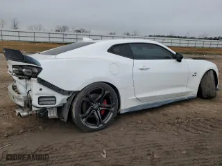 2020 Chevrolet Camaro 1SS with VIN 1G1FE1R78L0141042, listed as a Copart auction lot 43348995 with 58,099 mi miles and Salvage Title. Bid and sale history available at carsss.com. Image 3.