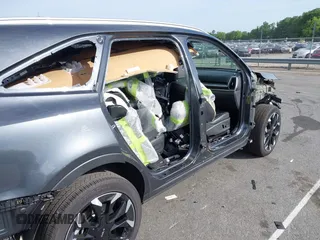 2024 Kia Sorento EX z VIN 5XYRH4JF7RG298595, wystawiony jako IAAI lot #42177922 z przebiegiem 11 963 mil mil oraz . Historia ofert i sprzedaży dostępna na DreamBid. Obrazek 6.