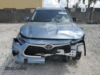 2024 Toyota Highlander LE z VIN 5TDKDRAHXRS529455, wystawiony jako Copart lot #54814165 z przebiegiem 15 653 mil mil oraz Szkoda całkowita • Salvage title. Historia ofert i sprzedaży dostępna na DreamBid. Obrazek 5.