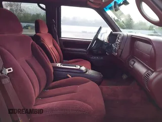 1997 Chevrolet Suburban with VIN 3GNFK16R8VG144969, listed as a IAAI auction lot 42070555 with 197,580 mi miles and . Bid and sale history available at DreamBid. Image 5.