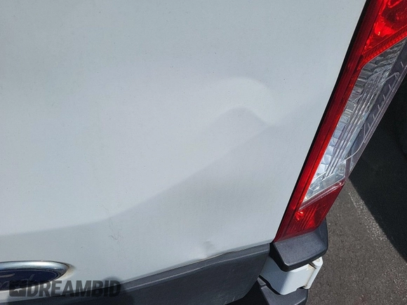 2019 Ford Transit z VIN 1FTYE1YM4KKB70936, wystawiony jako IAAI lot #42525385 z przebiegiem 233 237 mil mil oraz . Historia ofert i sprzedaży dostępna na DreamBid. Obrazek 20.