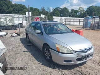 2007 Honda Accord EX с VIN 1HGCM567X7A093585, выставлен на аукционе IAAI как лот 40198006 с пробегом 295 210 миль миль и . История ставок и продаж доступна на DreamBid. Изображение 1.