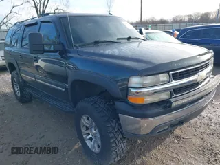 2005 Chevrolet Suburban Z71 with VIN 3GNFK16Z25G166692, listed as a IAAI auction lot 41825734 with 204,357 mi miles. Bid and sale history available at carsss.com. Image 1.