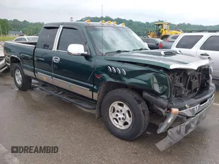 2003 Chevrolet Silverado 1500 LS z VIN 2GCEK19T331379362, wystawiony jako IAAI lot #42406656 z przebiegiem 216 731 mil mil oraz . Historia ofert i sprzedaży dostępna na DreamBid. Obrazek 1.