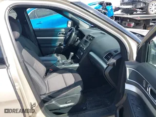 2017 Ford Explorer XLT with VIN 1FM5K8D81HGD05245, listed as a IAAI auction lot 41828547 with 104,881 mi miles. Bid and sale history available at carsss.com. Image 5.