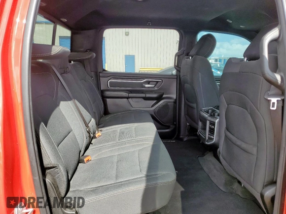 2021 Ram 1500 Big Horn z VIN 1C6SRFFT5MN626369, wystawiony jako Copart lot #54069895 z przebiegiem 74 552 mil mil oraz Szkoda całkowita • Salvage title. Historia ofert i sprzedaży dostępna na DreamBid. Obrazek 10.