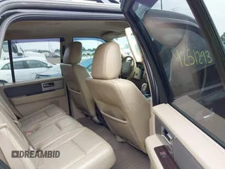 2013 Ford Expedition XLT с VIN 1FMJU1J54DEF31876, выставлен на аукционе IAAI как лот 42512937 с пробегом 240 046 миль миль и . История ставок и продаж доступна на DreamBid. Изображение 8.