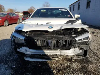 2019 BMW 5 Series 540i xDrive with VIN WBAJE7C59KWW14855, listed as a Copart auction lot 49840104 with 61,705 mi miles and Salvage title. Bid and sale history available at DreamBid. Image 5.