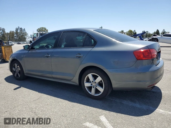 2012 Volkswagen Jetta SE z VIN 3VWDP7AJ2CM128574, wystawiony jako Copart lot #56896795 z przebiegiem 117 329 mil mil oraz Szkoda całkowita • Salvage title. Historia ofert i sprzedaży dostępna na DreamBid. Obrazek 2.