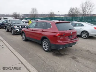 2019 Volkswagen Tiguan SE with VIN 3VV2B7AX3KM044275, listed as a IAAI auction lot 41555655 with 56,501 mi miles. Bid and sale history available at carsss.com. Image 3.