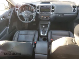 2012 Volkswagen Tiguan LE with VIN WVGAV7AXXCW568697, listed as a Copart auction lot 43210435 with 181,249 mi miles and Salvage title. Bid and sale history available at DreamBid. Image 8.