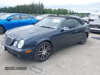 2000 Mercedes-Benz CLK 320/430 z VIN WDBLK65G9YT029795, wystawiony jako IAAI lot #42398059 z przebiegiem 109 329 mil mil oraz . Historia ofert i sprzedaży dostępna na DreamBid. Obrazek 2.