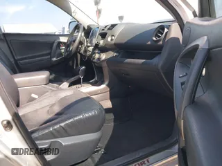 2010 Toyota RAV4 Sport с VIN JTMWF4DV4A5027891, выставлен на аукционе IAAI как лот 42493792 с пробегом 162 746 миль миль и . История ставок и продаж доступна на DreamBid. Изображение 5.
