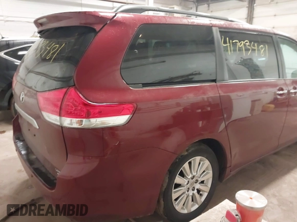 2011 Toyota Sienna XLE with VIN 5TDDK3DC6BS007004, listed as a IAAI auction lot 41793481 with 255,255 mi miles. Bid and sale history available at carsss.com. Image 4.