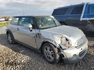 2011 MINI Hardtop z VIN WMWSU3C52BT094502, wystawiony jako Copart lot #56579965 z przebiegiem Nie podano mil oraz Szkoda całkowita • Salvage title. Historia ofert i sprzedaży dostępna na DreamBid. Obrazek 4.