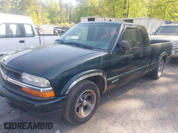 2002 Chevrolet S-10 LS with VIN 1GCCS19W028249908, listed as a IAAI auction lot 42019877 with Not Provided miles. Bid and sale history available at carsss.com. Image 2.