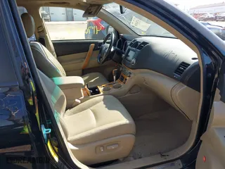 2009 Toyota Highlander Hybrid Limited with VIN JTEEW44A792030933, listed as a IAAI auction lot 41761838 with 257,644 mi miles. Bid and sale history available at carsss.com. Image 5.