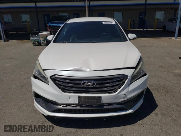2015 Hyundai Sonata Sport z VIN 5NPE34AB2FH223690, wystawiony jako Copart lot #58958085 z przebiegiem 140 527 mil mil oraz Szkoda całkowita • Salvage title. Historia ofert i sprzedaży dostępna na DreamBid. Obrazek 5.