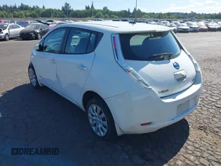 2015 Nissan LEAF SV with VIN 1N4AZ0CP9FC323706, listed as a IAAI auction lot 41631924 with 76,042 mi miles. Bid and sale history available at carsss.com. Image 3.