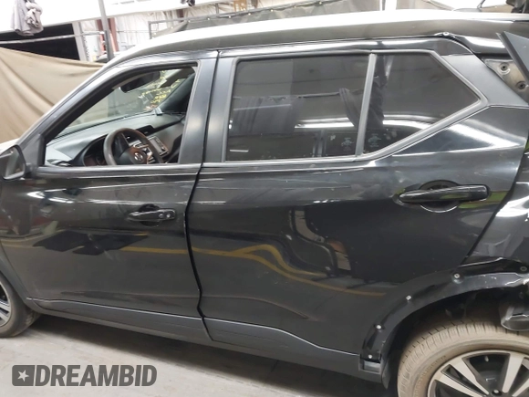 2019 Nissan Kicks SV with VIN 3N1CP5CU0KL554488, listed as a IAAI auction lot 41567731 with 92,951 mi miles. Bid and sale history available at carsss.com. Image 13.