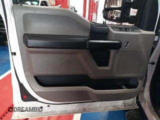 2020 Ford F-250 XL z VIN 1FT7X2BT4LEE50481, wystawiony jako IAAI lot #42304801 z przebiegiem 291 593 mil mil oraz . Historia ofert i sprzedaży dostępna na DreamBid. Obrazek 1.