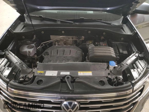 2024 Volkswagen Atlas SEL with VIN 1V2BR2CA8RC532847, listed as a Copart auction lot 52149275 with 26,590 mi miles and Salvage title. Bid and sale history available at DreamBid. Image 12.