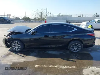 2021 Lexus ES with VIN 58AD11D16MU002636, listed as a IAAI auction lot 41850264 with 1 mi miles. Bid and sale history available at carsss.com. Image 15.