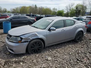 2014 Dodge Avenger SXT z VIN 1C3CDZCG6EN131544, wystawiony jako Copart lot #53955425 z przebiegiem 118 977 mil mil oraz Szkoda całkowita • Salvage title. Historia ofert i sprzedaży dostępna na DreamBid. Obrazek 1.