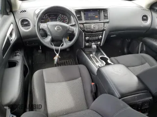 2019 Nissan Pathfinder SV z VIN 5N1DR2MM5KC637088, wystawiony jako Copart lot #55981835 z przebiegiem 104 826 mil mil oraz Szkoda całkowita • Salvage title. Historia ofert i sprzedaży dostępna na DreamBid. Obrazek 8.
