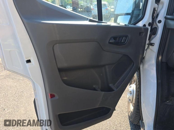 2023 Ford Transit Cargo с VIN 1FTBR2X82PKA60186, выставлен на аукционе IAAI как лот 42573161 с пробегом 47 202 миль миль и . История ставок и продаж доступна на DreamBid. Изображение 35.