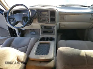 2005 Chevrolet Suburban LS with VIN 3GNFK16Z55G159557, listed as a Copart auction lot 77632254 with 317,671 mi miles and Clean Title. Bid and sale history available at carsss.com. Image 8.