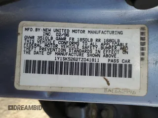 1996 Geo Prizm LSi z VIN 1Y1SK5262TZ041811, wystawiony jako Copart lot #56417875 z przebiegiem 185 771 mil mil oraz Tytuł czysty. Historia ofert i sprzedaży dostępna na DreamBid. Obrazek 12.