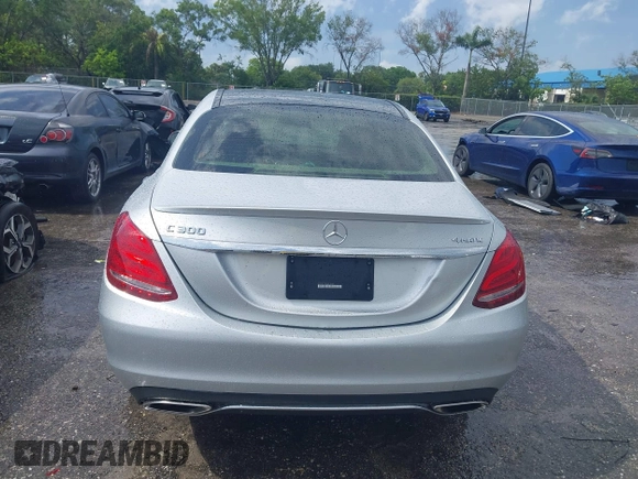 2018 Mercedes-Benz C 300 с VIN WDDWF4KBXJR318385, выставлен на аукционе IAAI как лот 42342160 с пробегом 46 800 миль миль и . История ставок и продаж доступна на DreamBid. Изображение 16.