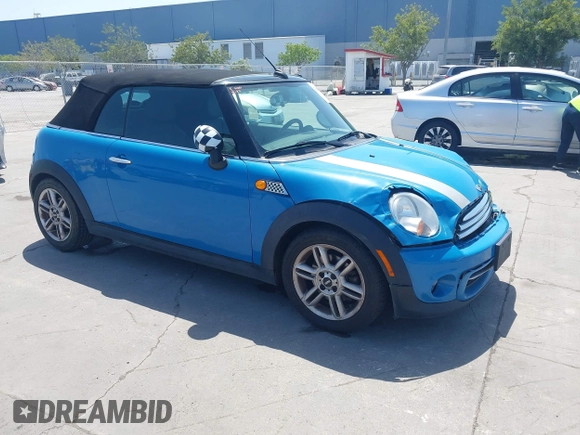 2014 MINI Convertible с VIN WMWZN3C55ET569656, выставлен на аукционе IAAI как лот 42105348 с пробегом 87 671 миль миль и . История ставок и продаж доступна на DreamBid. Изображение 1.