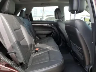 2013 Kia Sorento SX z VIN 5XYKWDA22DG389884, wystawiony jako Copart lot #58813735 z przebiegiem 101 567 mil mil oraz Szkoda całkowita • Salvage title. Historia ofert i sprzedaży dostępna na DreamBid. Obrazek 11.