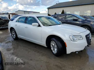2015 Chrysler 300 Limited with VIN 2C3CCAAG5FH853816, listed as a Copart auction lot 47038945 with 122,051 mi miles and Non Repairable. Bid and sale history available at carsss.com. Image 4.