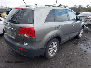 2011 Kia Sorento LX with VIN 5XYKTDA26BG078965, listed as a IAAI auction lot 41939149 with 278,909 mi miles. Bid and sale history available at carsss.com. Image 4.
