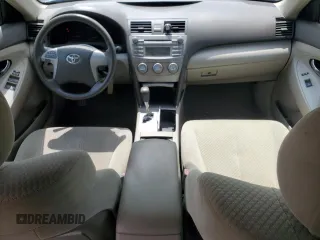2011 Toyota Camry LE z VIN 4T4BF3EK3BR126630, wystawiony jako Copart lot #58396155 z przebiegiem 155 727 mil mil oraz Czysty tytuł • Clean title. Historia ofert i sprzedaży dostępna na DreamBid. Obrazek 8.